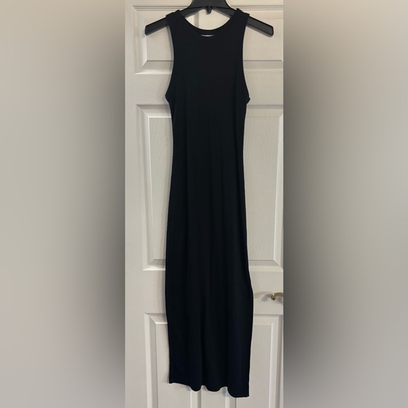 Universal Thread Dresses & Skirts - Universal Thread Black Ribbed dress with a slit on the bottom
